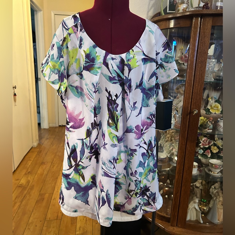 Short Sleeve Floral Blouse